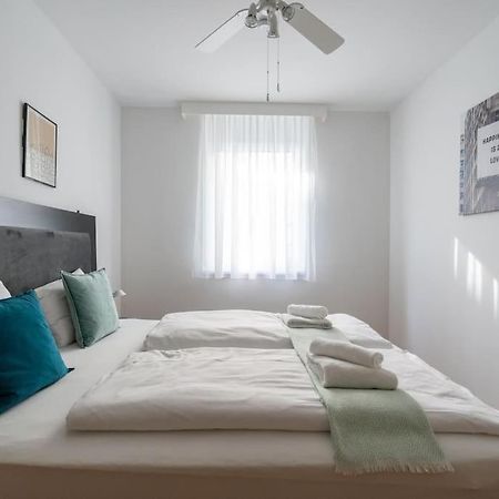 1Br Haven With Swift City Access By Hm Wien Exteriör bild