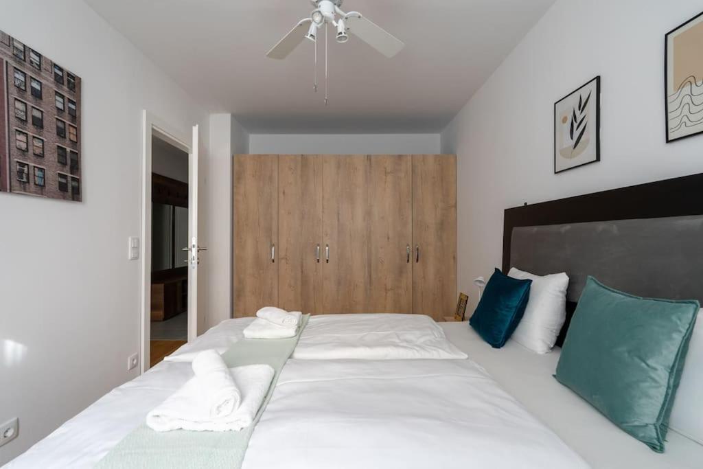 1Br Haven With Swift City Access By Hm Wien Exteriör bild