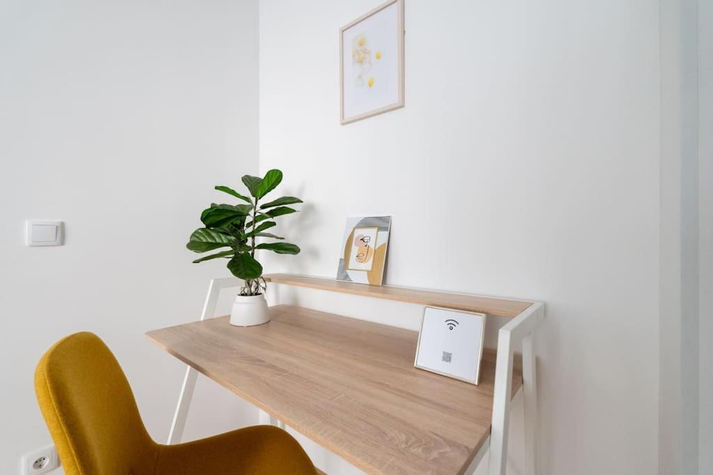 1Br Haven With Swift City Access By Hm Wien Exteriör bild